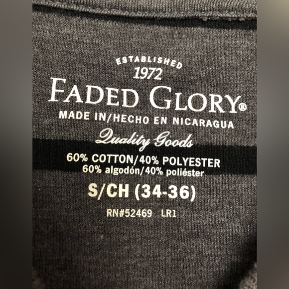 Faded Glory grey and black v-neck men’s sweater size S - Picture 3 of 3